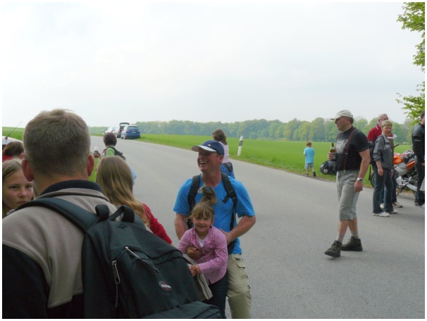 584x433 pixels (76K)